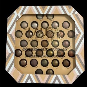 Baked Eyeshadow palette by Laura Gellar